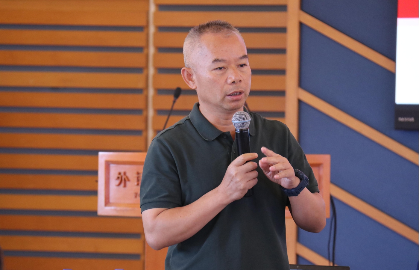 IMG_7843.JPG IMG_7843.JPG