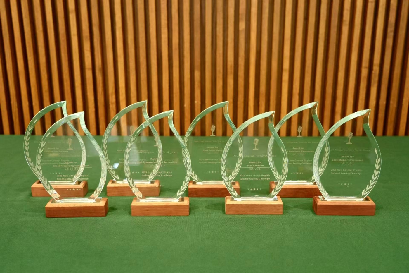 8 奖杯照片2 8 奖杯照片2