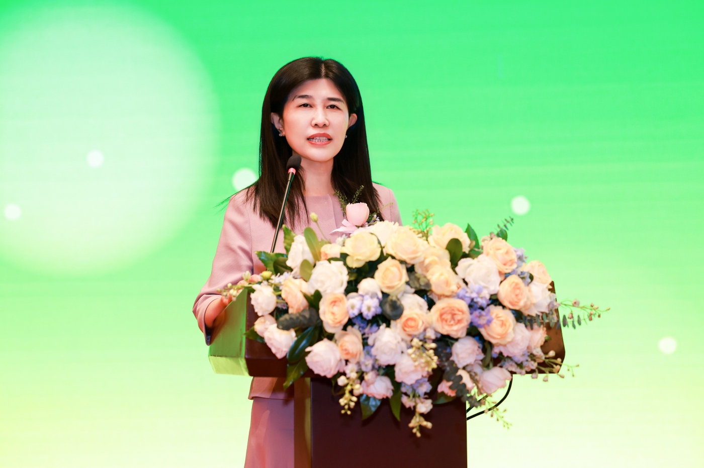 外研集团（外研社）党委书记、董事长，外研社社长 王芳